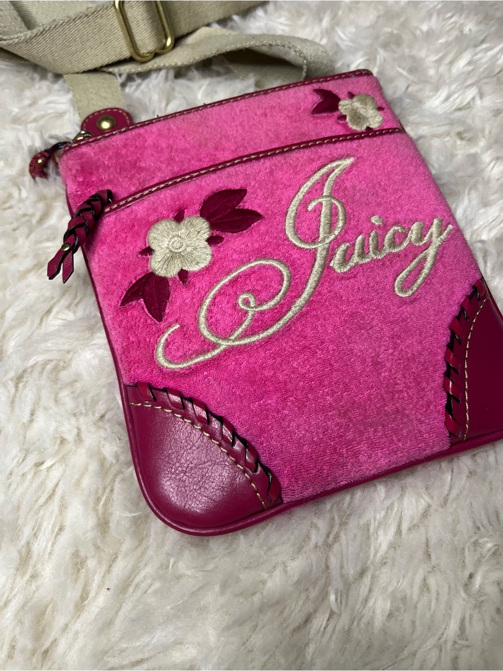 Vintage Juicy Couture Hot Pink and Gold Small Zip Pouch - Picture 2 of 8